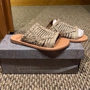 Brand new never worn Freebird Willow in White Snake